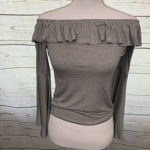 BB Dakota off the shoulder top